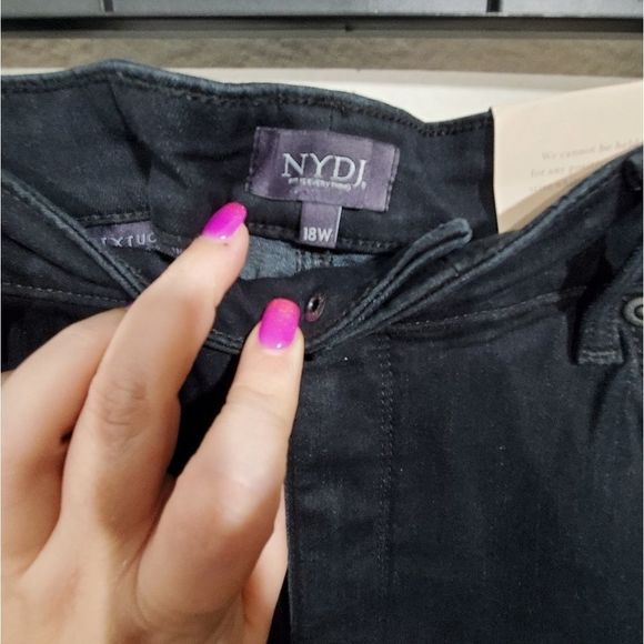 Slim Capri Jeans In Plus Size
In Cool Embrace - Picture 2 of 8